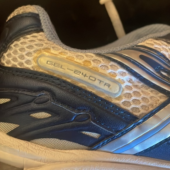 ASICS - Picture 6 of 6